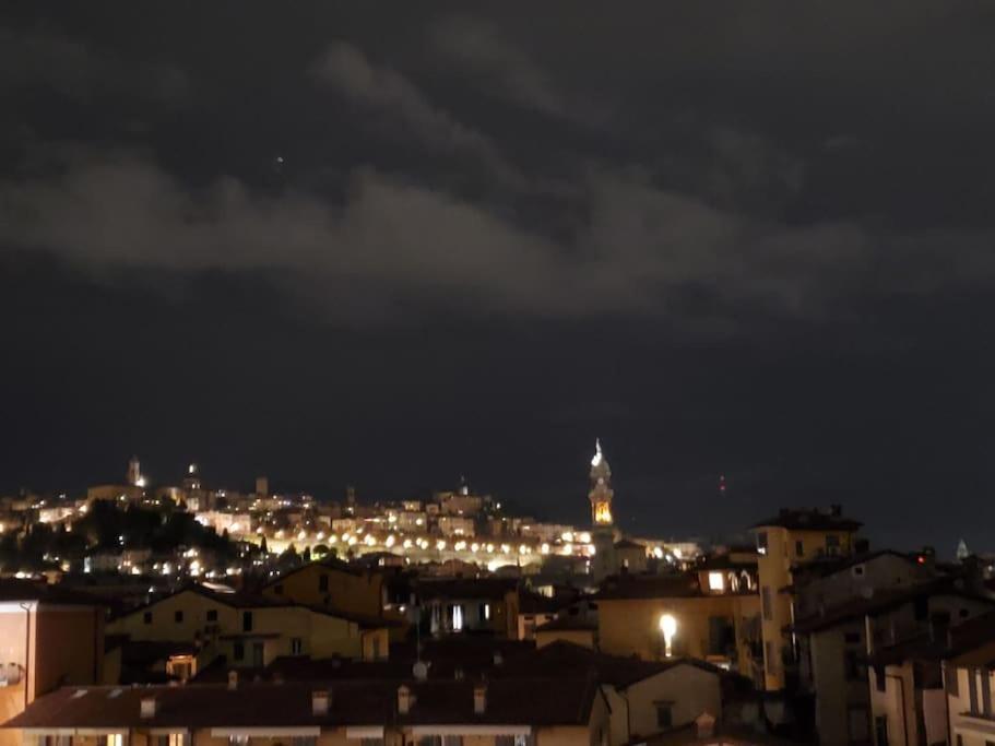 "La Me Ca" Intero Appartamento In Centro Con Vista Sui Colli Bergamo Buitenkant foto